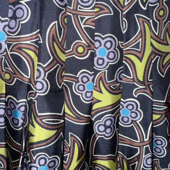 Saks Fifth Avenue Silk Floral Print Mini Skirt Size 4 - Picture 2 of 10